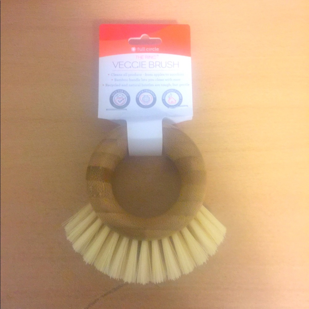 Full Circle the ring veggie brush eco friendly